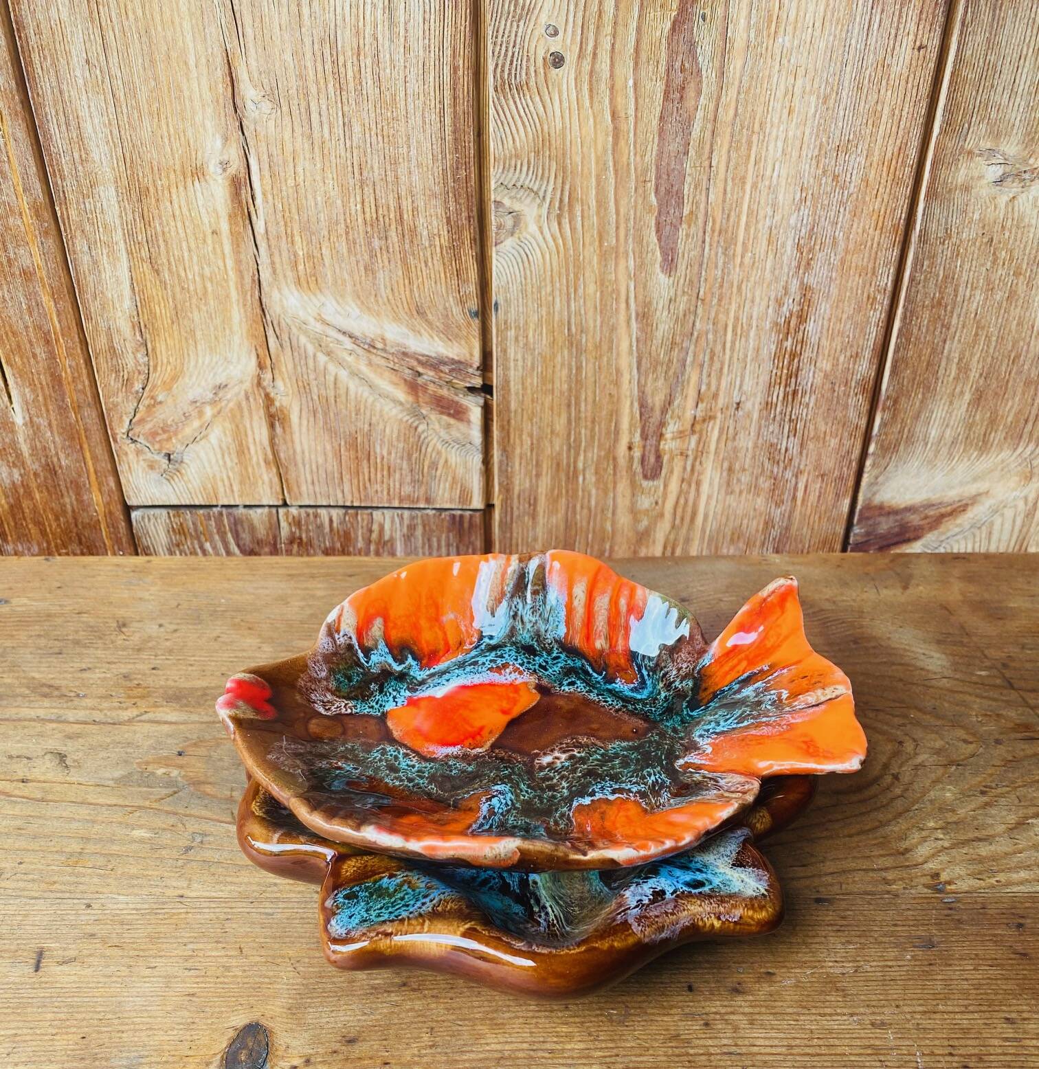 Vallauris 2 empty ceramic fish and shell pockets