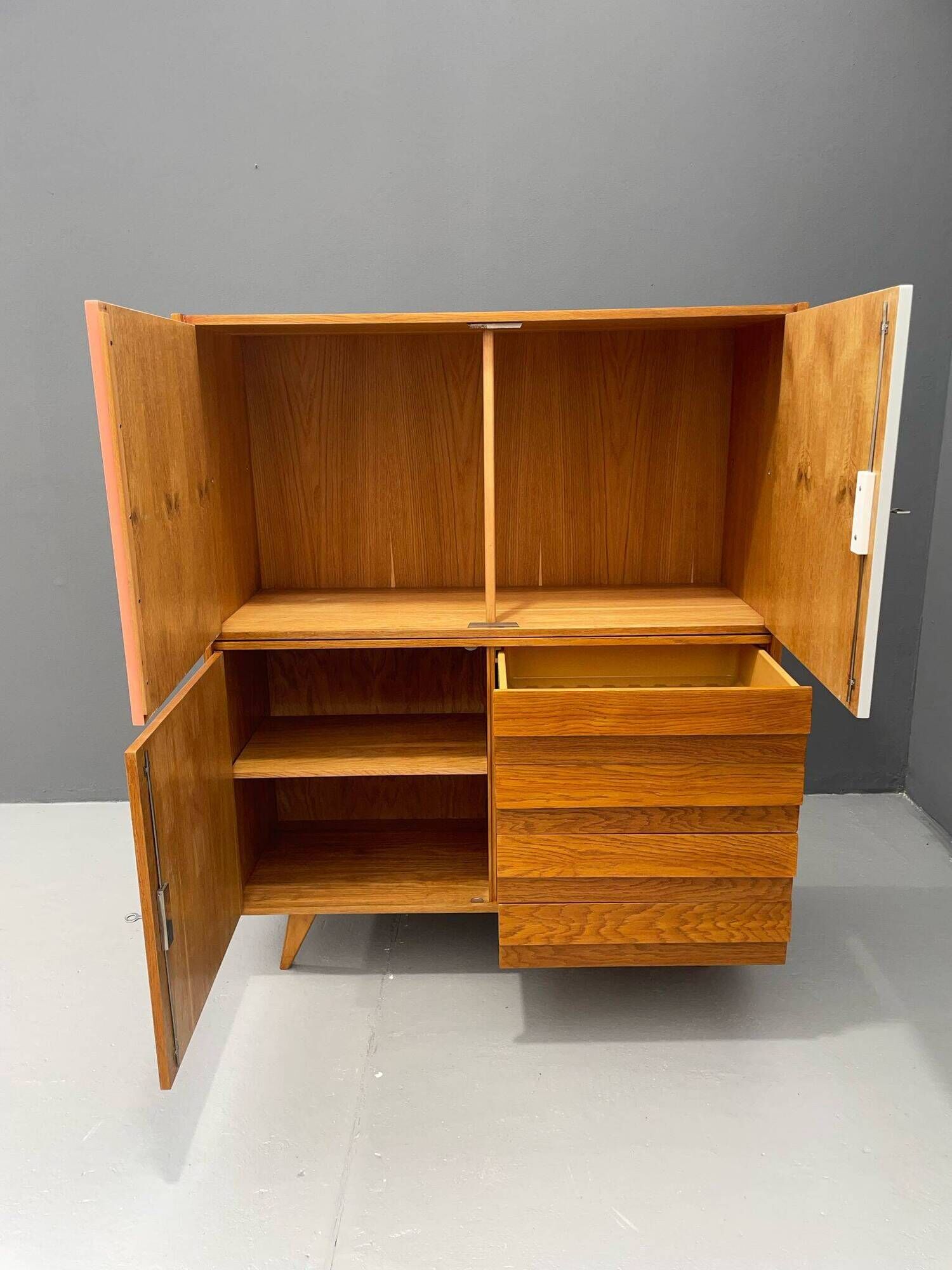 Meuble U-450 en Chêne par Jiří Jiroutek pour Interiér Praha, Tchécoslovaquie, 1