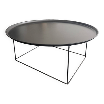 Black table B&B Italia by Patricia Urquiola