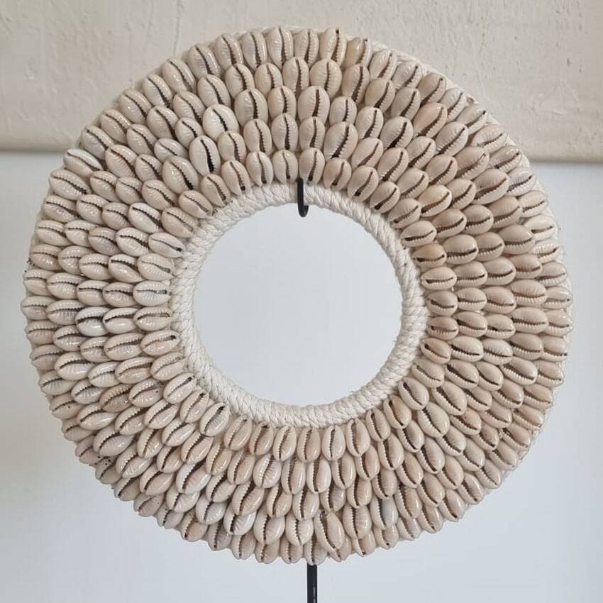 Decorative Papuan shell necklace