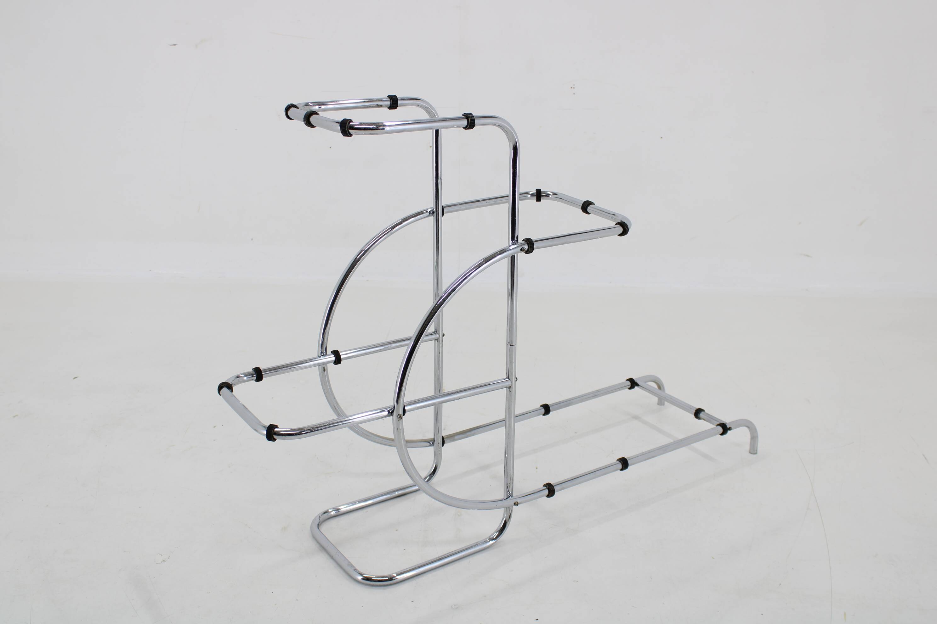 1930s Bauhaus Chrome Plated Etagere with Opaxy Glass, Czechoslovakia