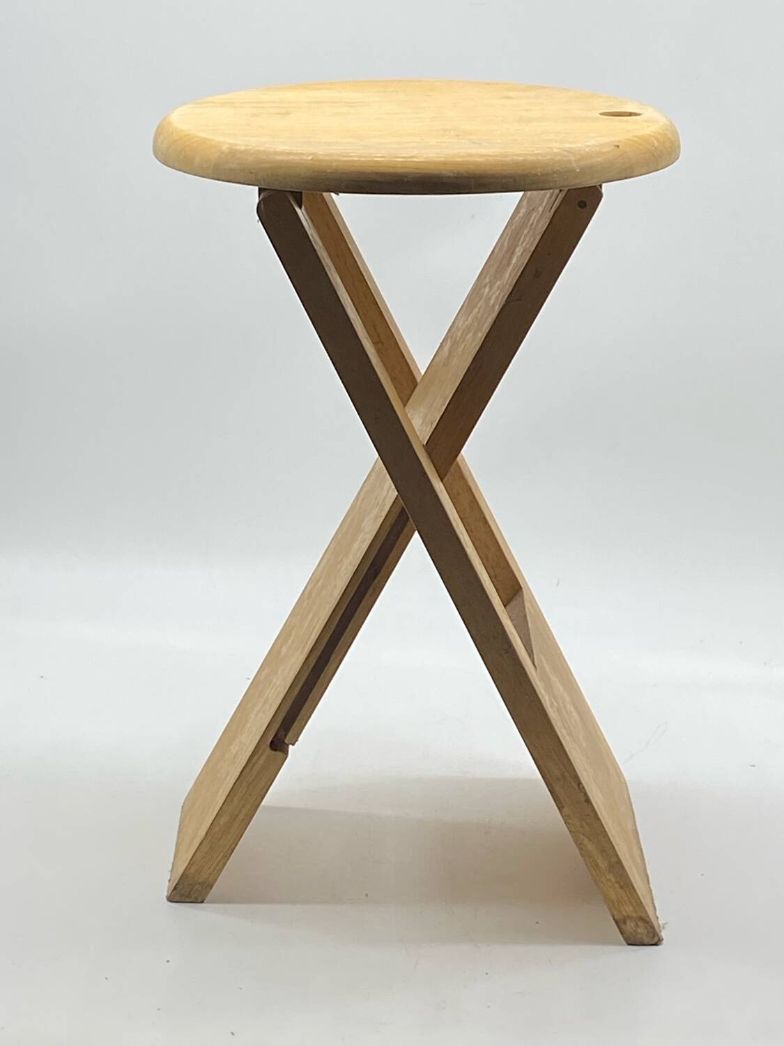 Pair of designer/vintage/minimalist stools by Adrian Reed and Suzy