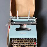 Machine à écrire vintage et design Lettra 22 Olivetti