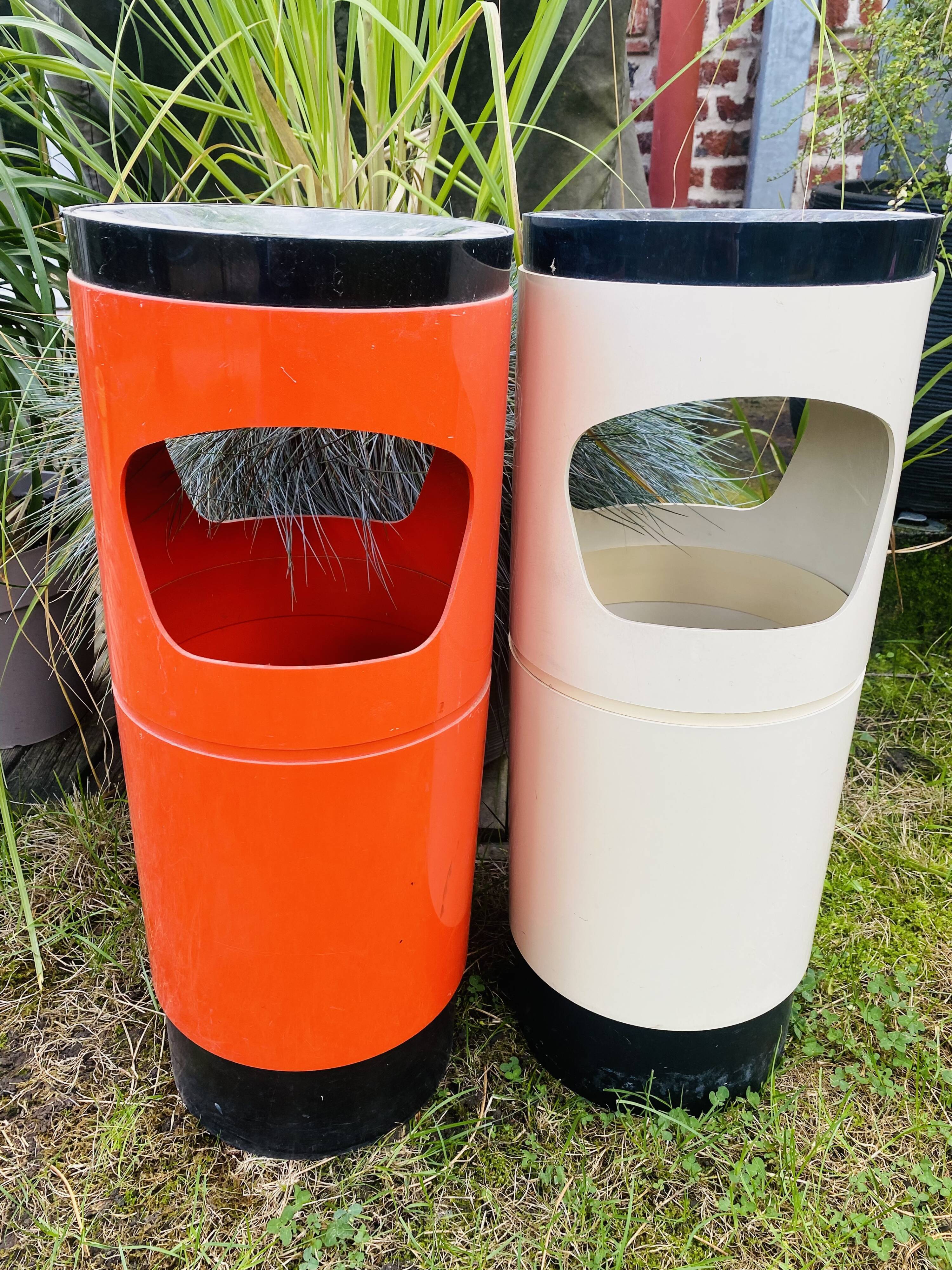 Ashtray umbrella holder