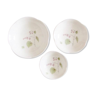 Set of 3 Japanese ceramic cups decorated with flowers