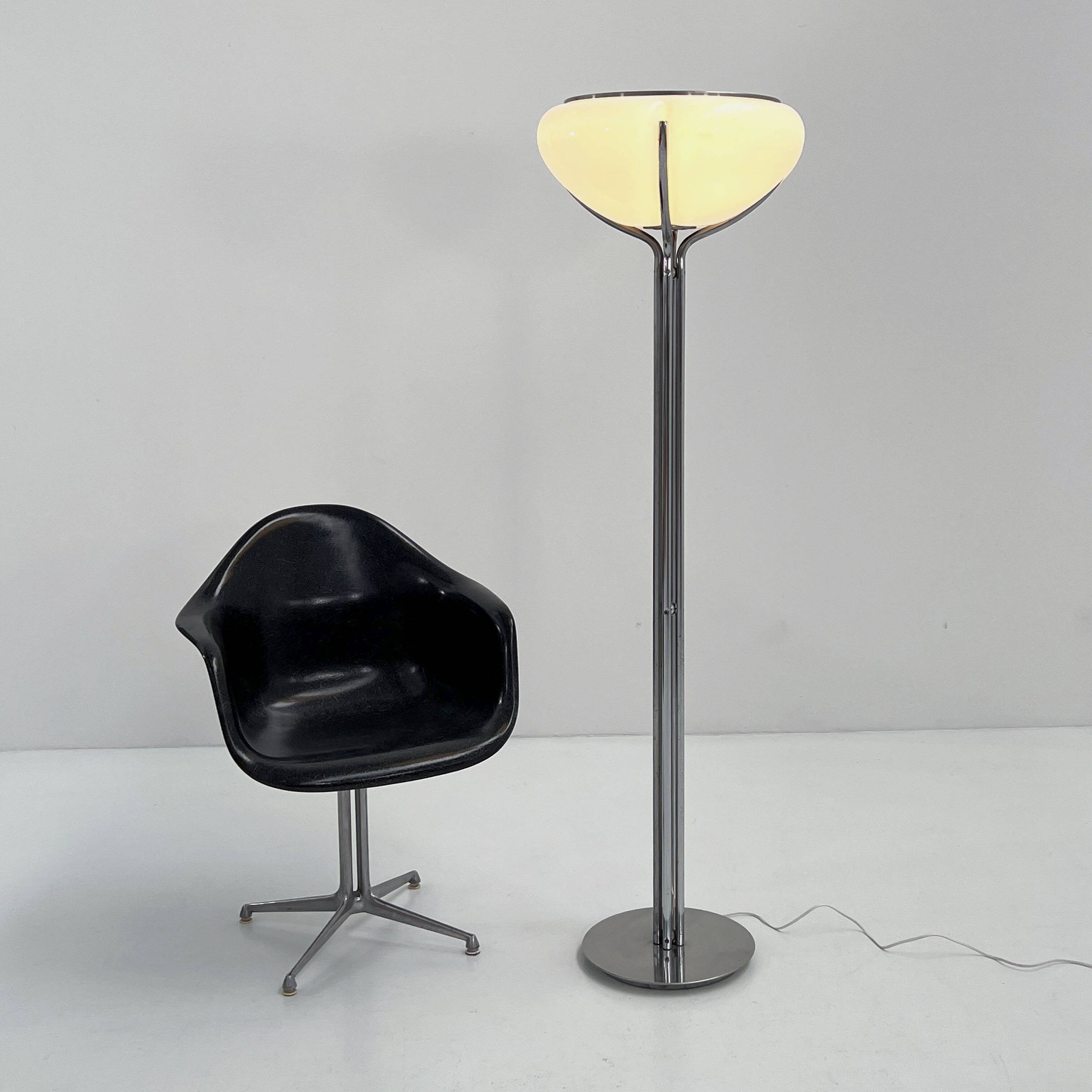 Lampadaire Quadrifoglio par Ufficio Progetti pour Harvey Guzzini, 1970s