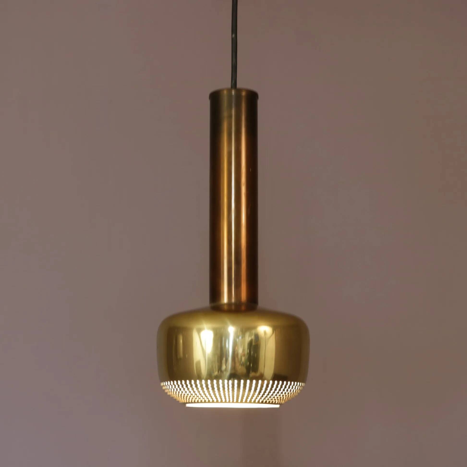 1950s VL56 lamp in brass / Vilhelm Lauritzen / Louis Poulsen, Denmark