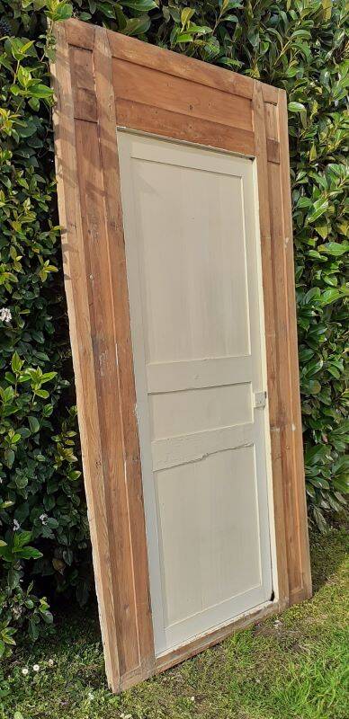 Cupboard door h201.5xl91.5cm with its 19th century molded frame