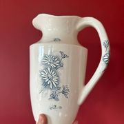 Broc, vase ancien en terre de fer