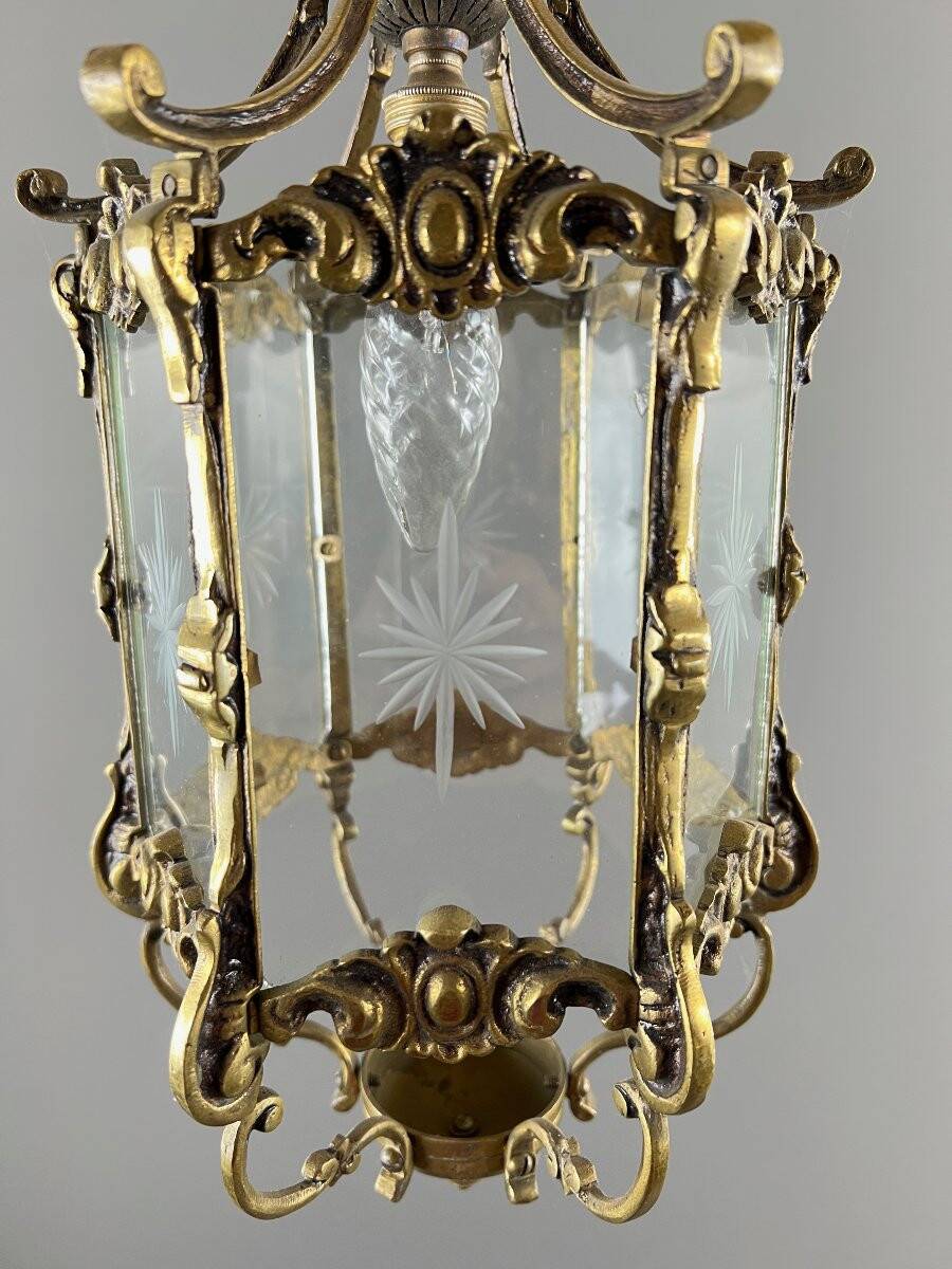 Lanterne en bronze et en verre gravé, début du 20e siècle