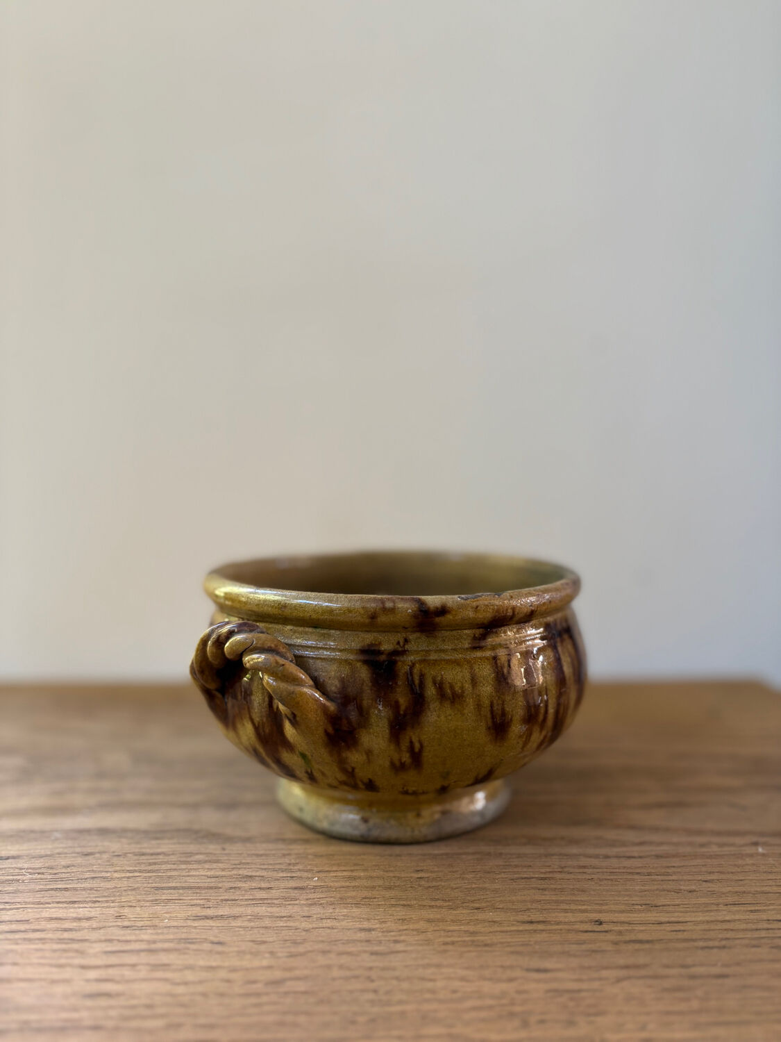 Cache pot en céramique vintage oreilles tressées