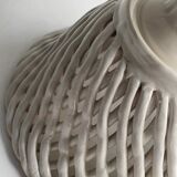 Cut in braided earthenware. Perfect condition.