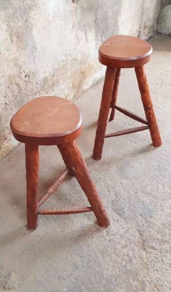 Tabourets tripodes