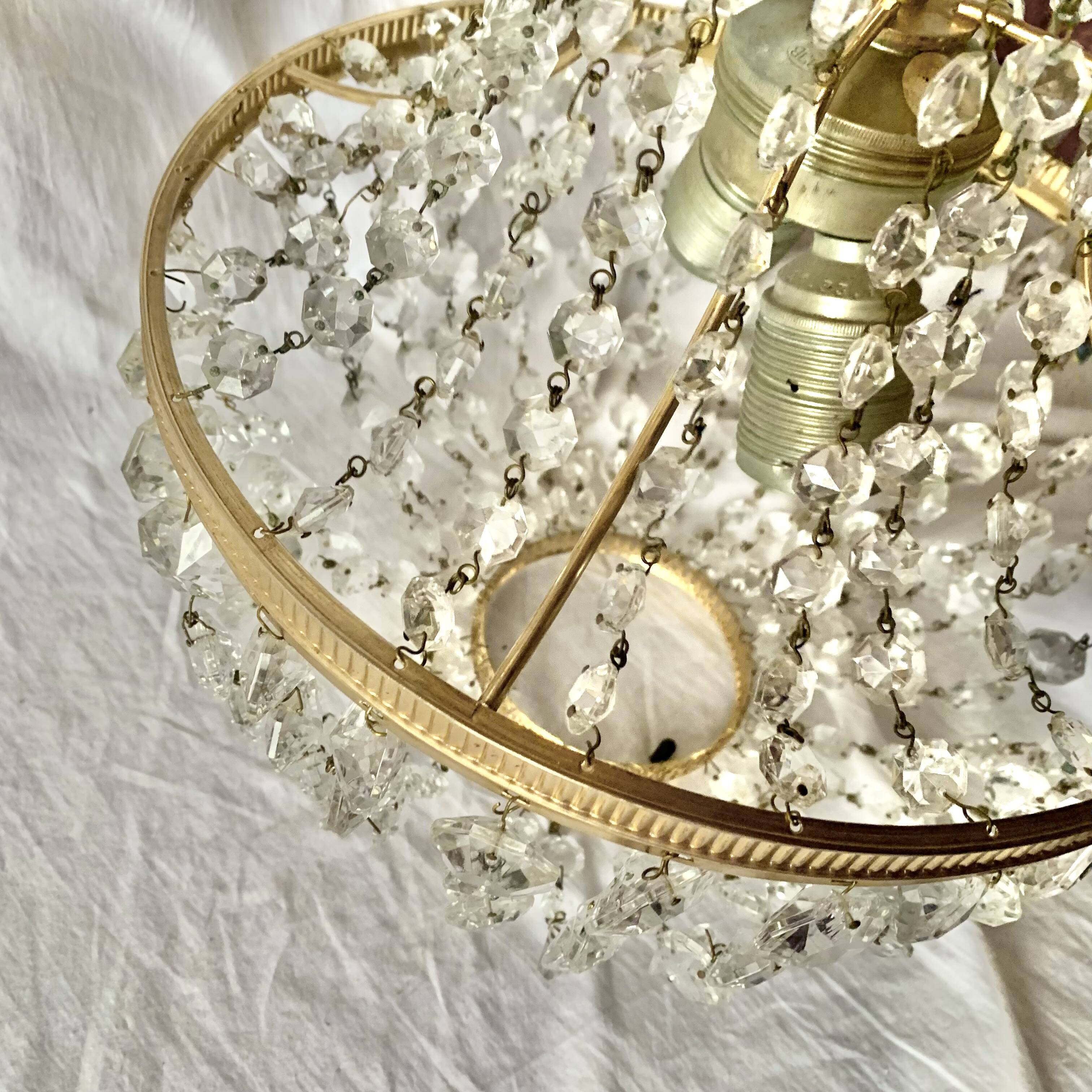 Hot air balloon pendant with glass tassels and gold frame