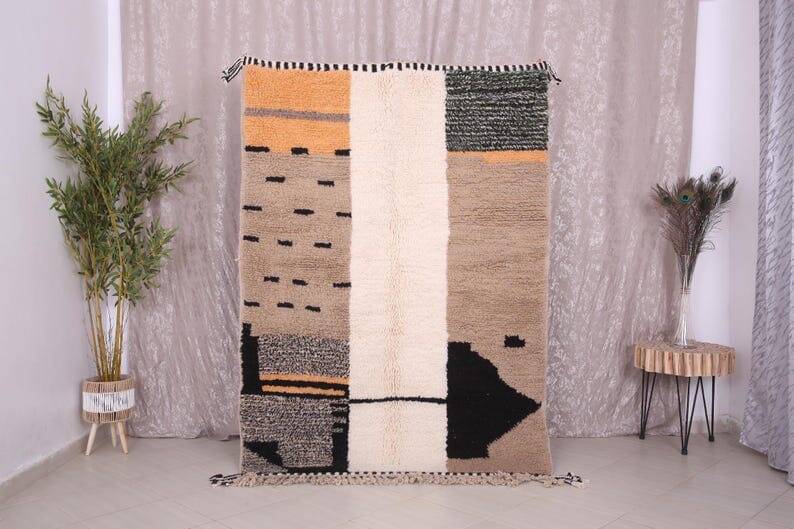 Handwoven pure wool rug, size 250 x 250 cm.