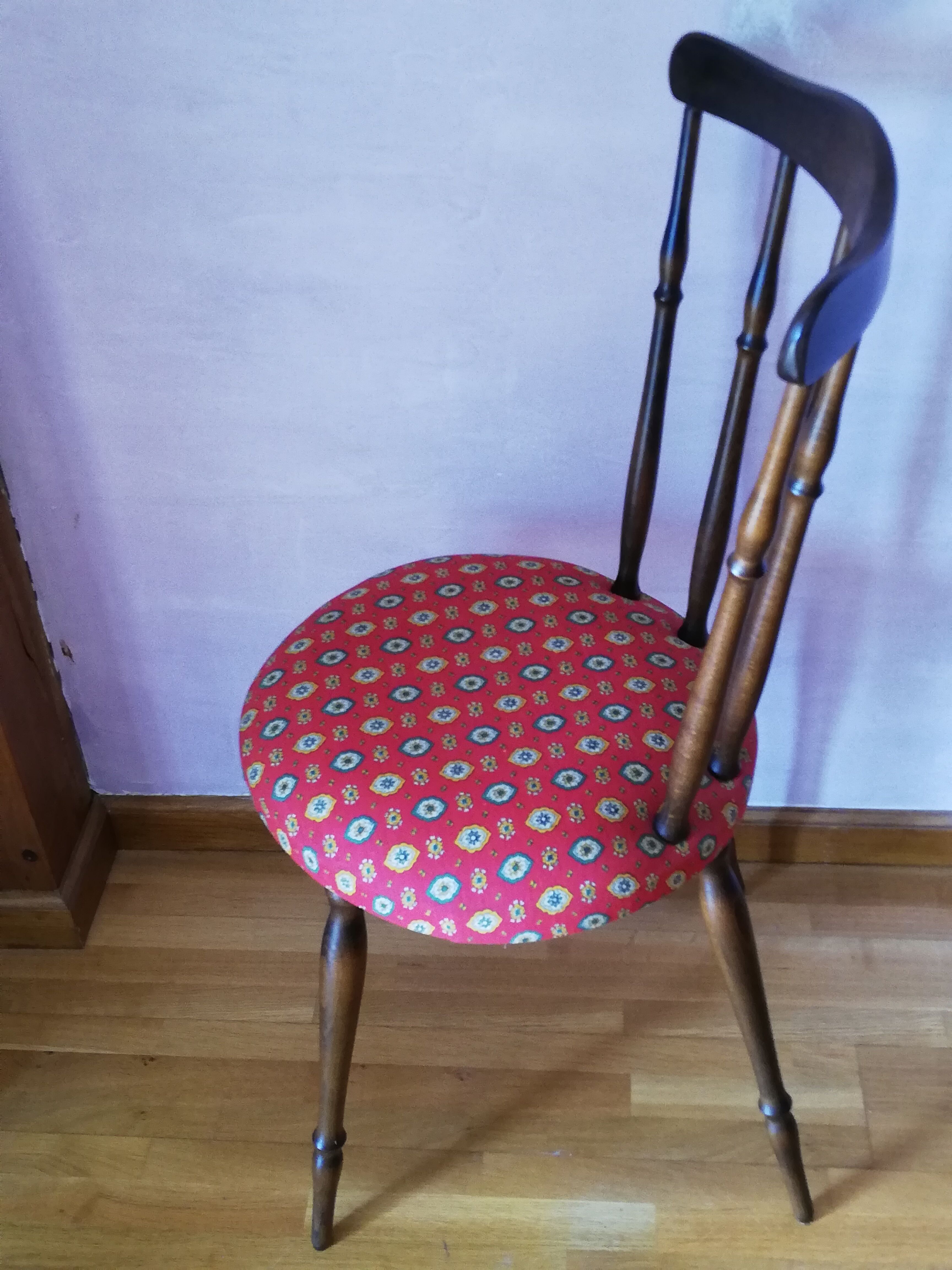 Chaise en bois des années 60