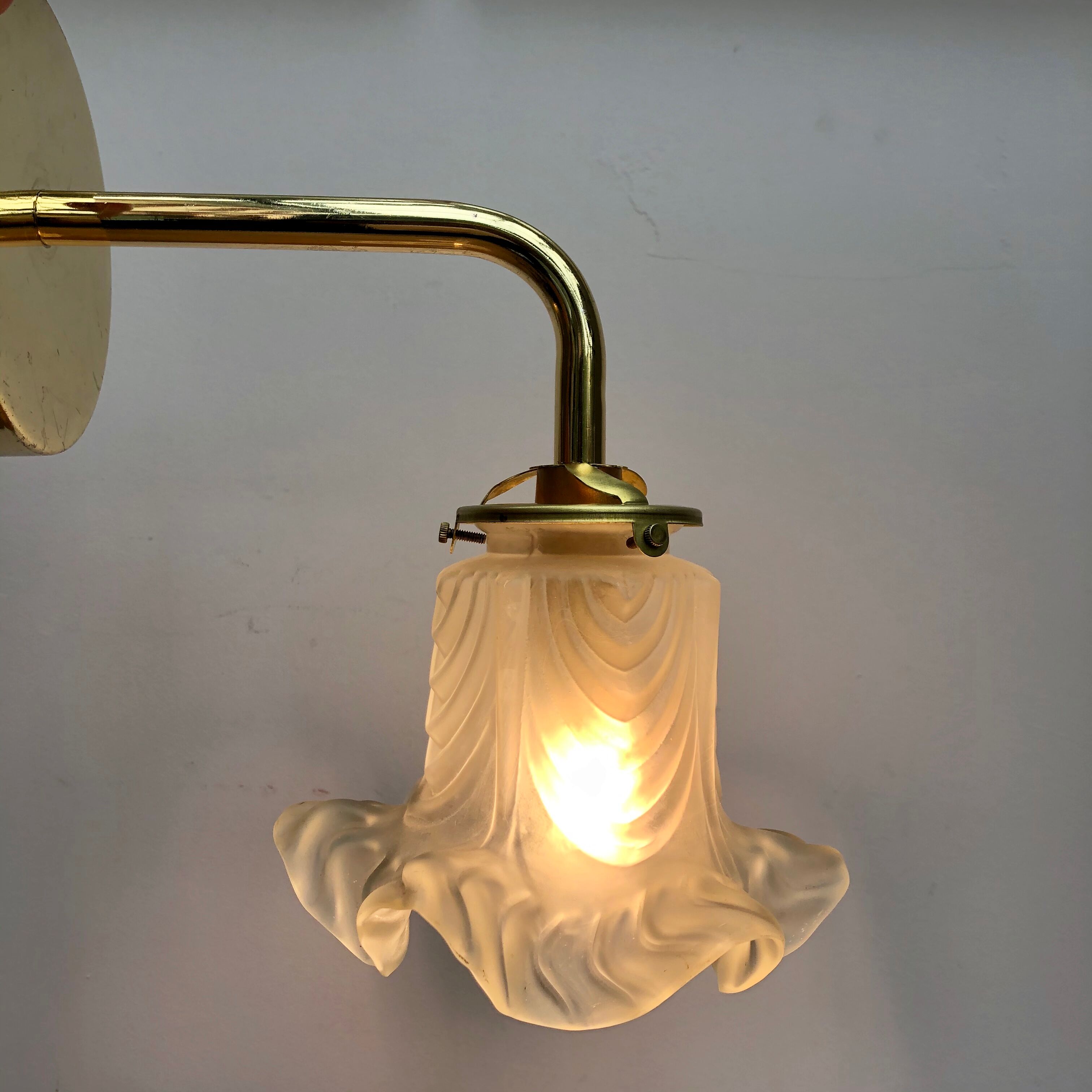 Gold bent applique vintage glass tulip