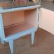Chevet vintage bleu glacier et or