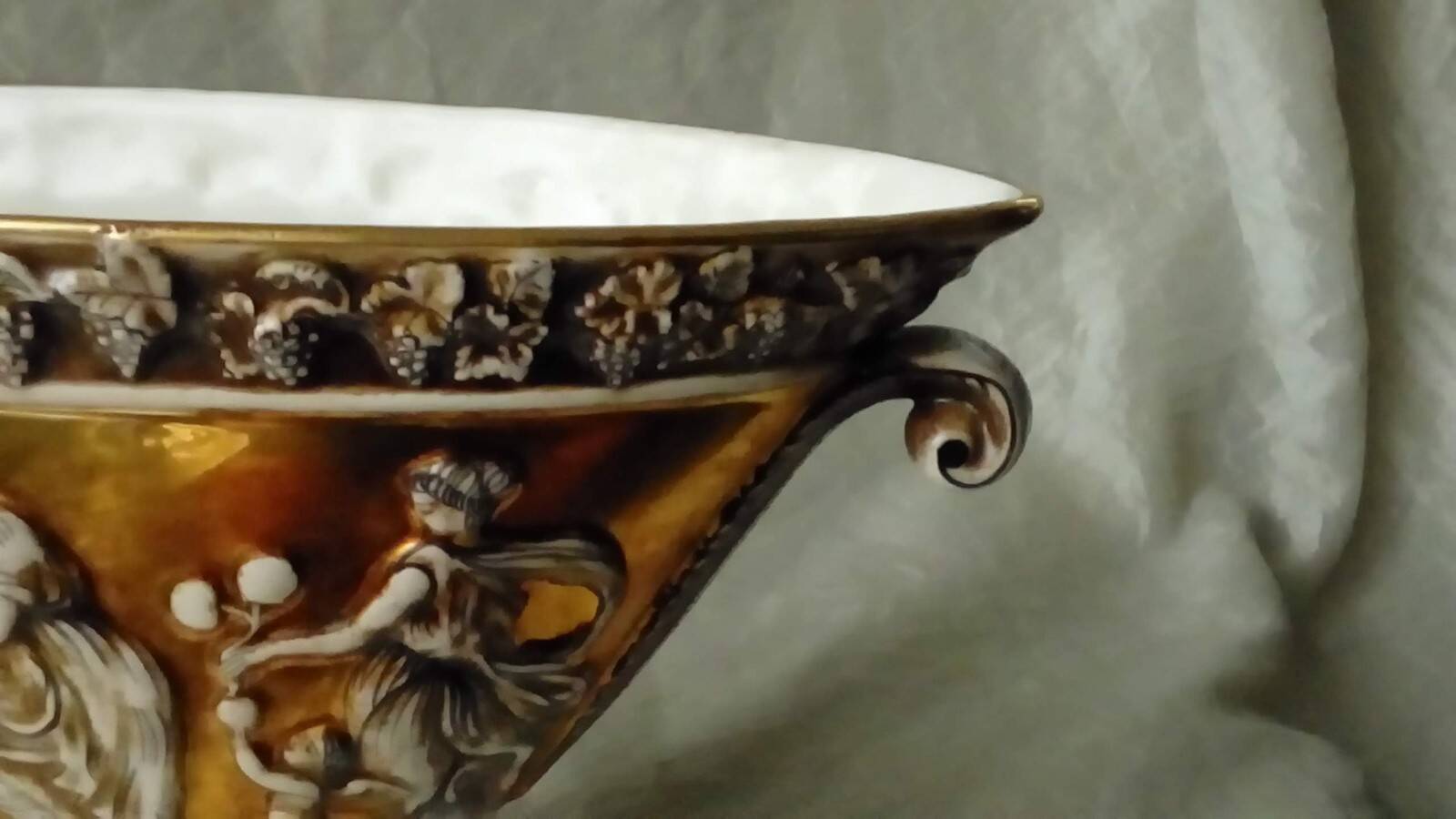 Capodimonte italian earthenware planter with antique decoration