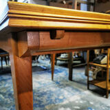 Expandable vintage table