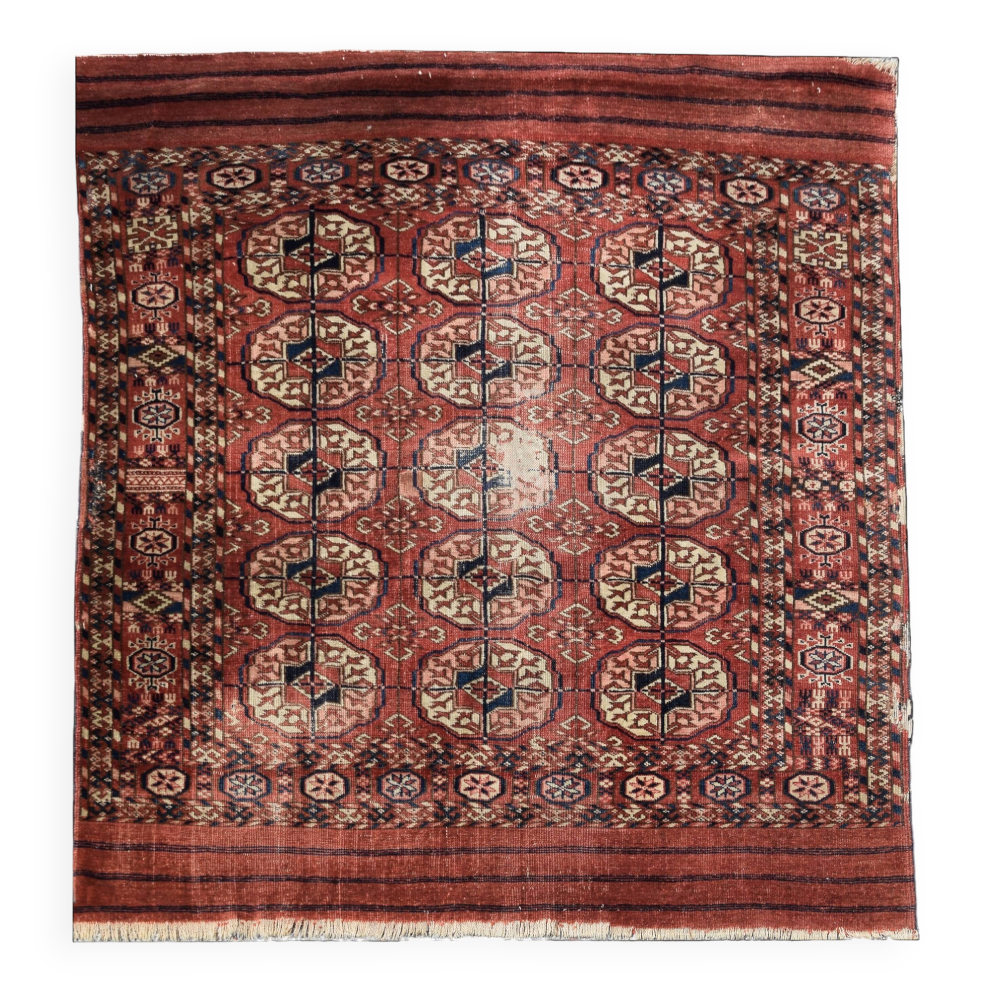Antique Turkmen Bukhara rug: 0.95 x 1.10 meters