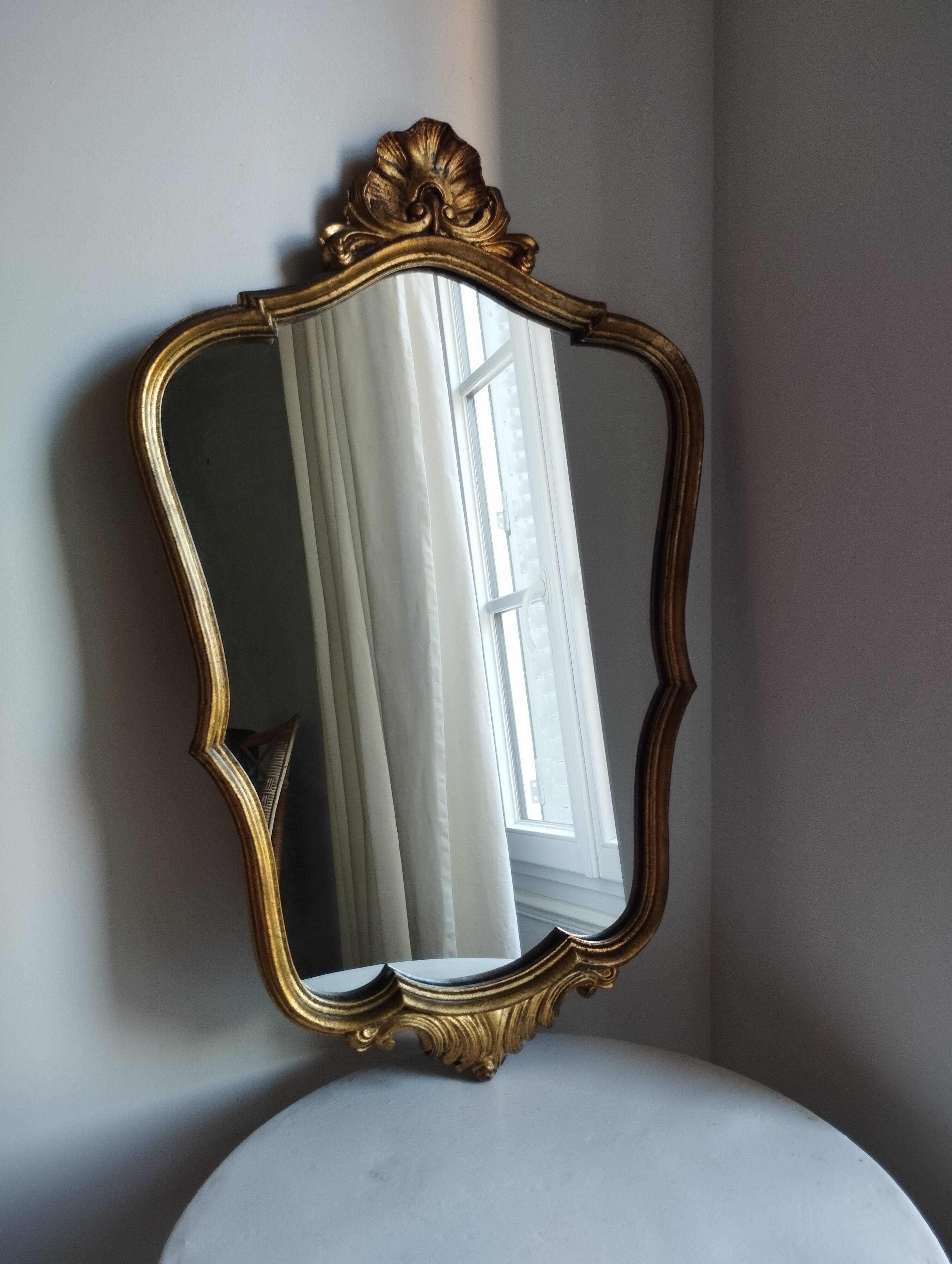 Antique large violin-shaped mirror in gilded wood, Rococo style, Louis XV (80x50 cm)