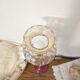 Lampes à poser vintage – Pieds bois repeints mauve brillant + globes a