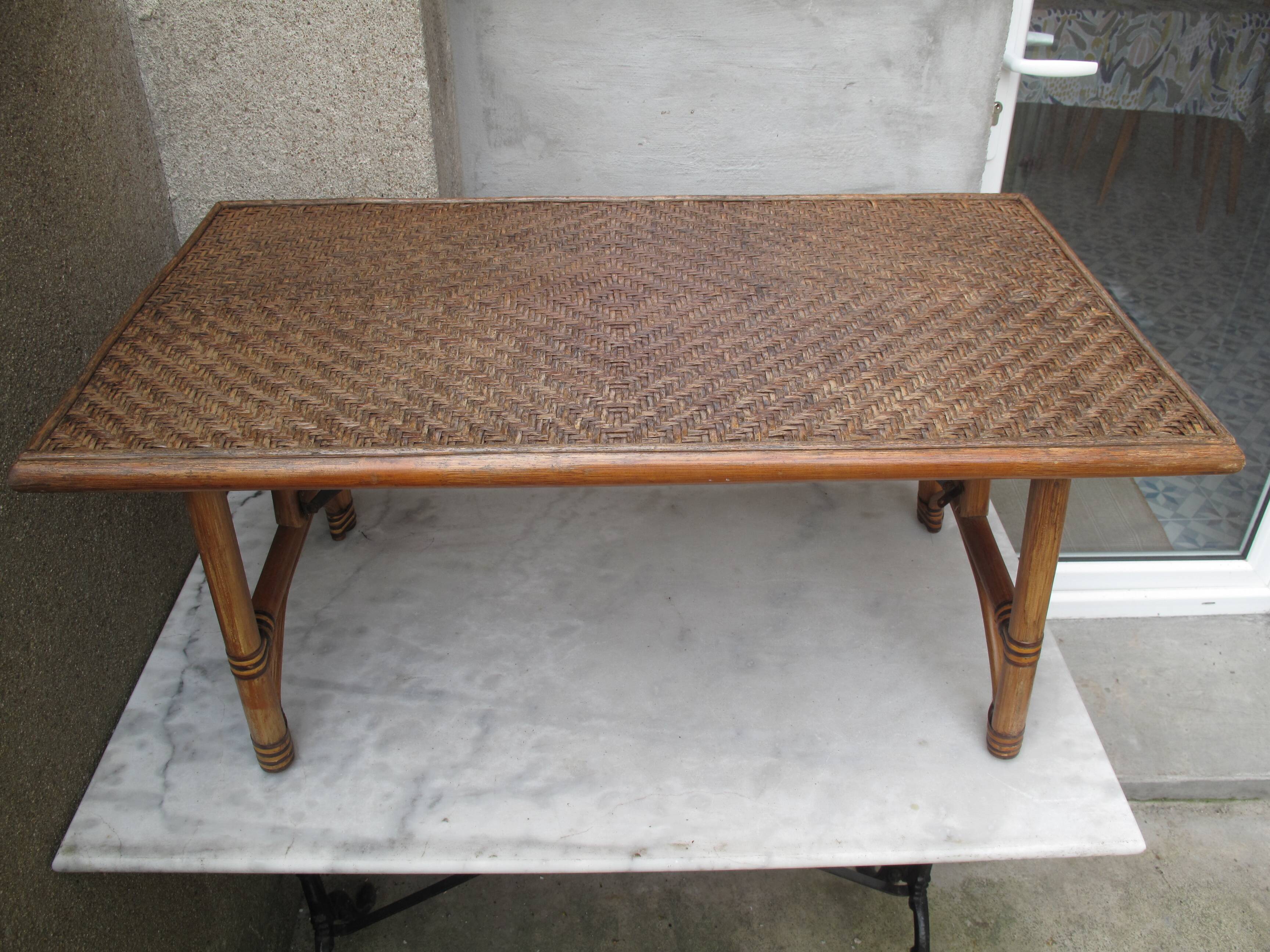 Folding rattan coffee table