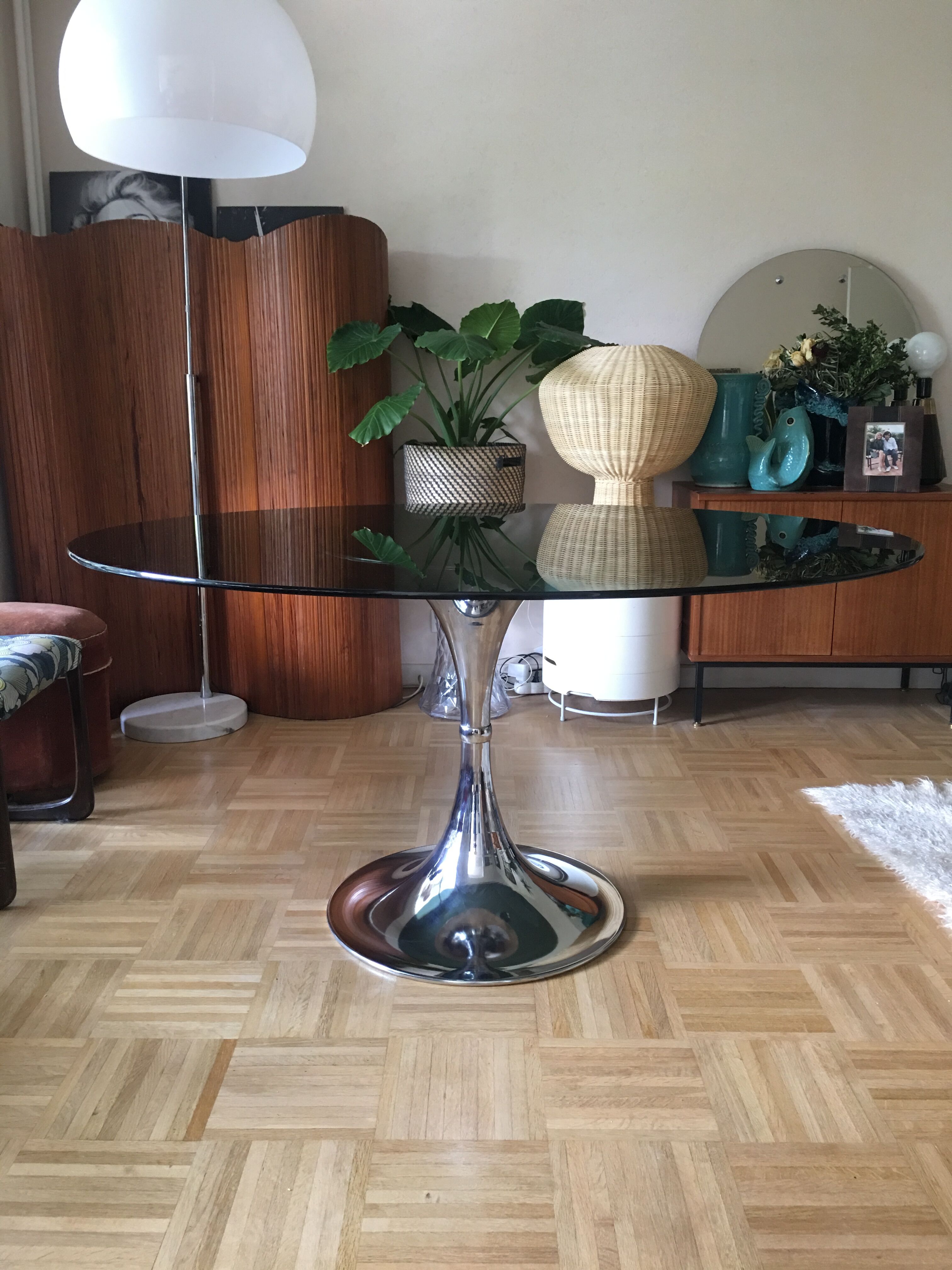 Table foot Tulip smoked glass tray