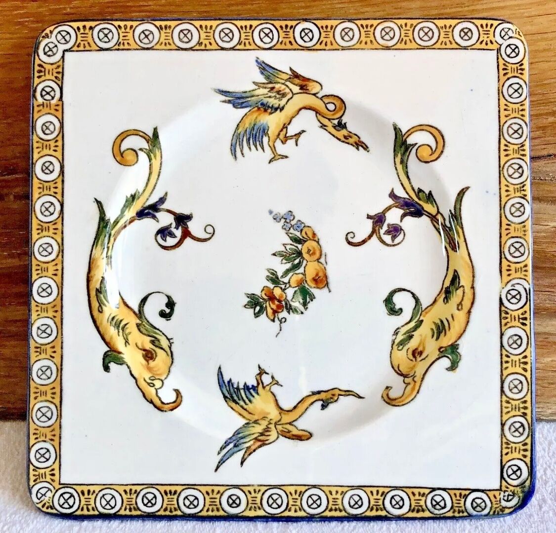 6 assiettes Gien carré à cake décor Renaissance blanche XIX
