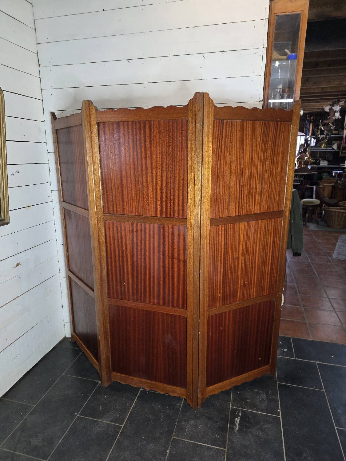 Three-panel screen in mahogany