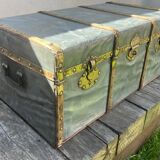 Old travel trunk from the 1930s