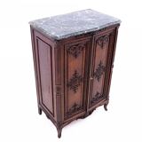 Commode ancienne en bois et pierre, France, fin du XIXe siècle.