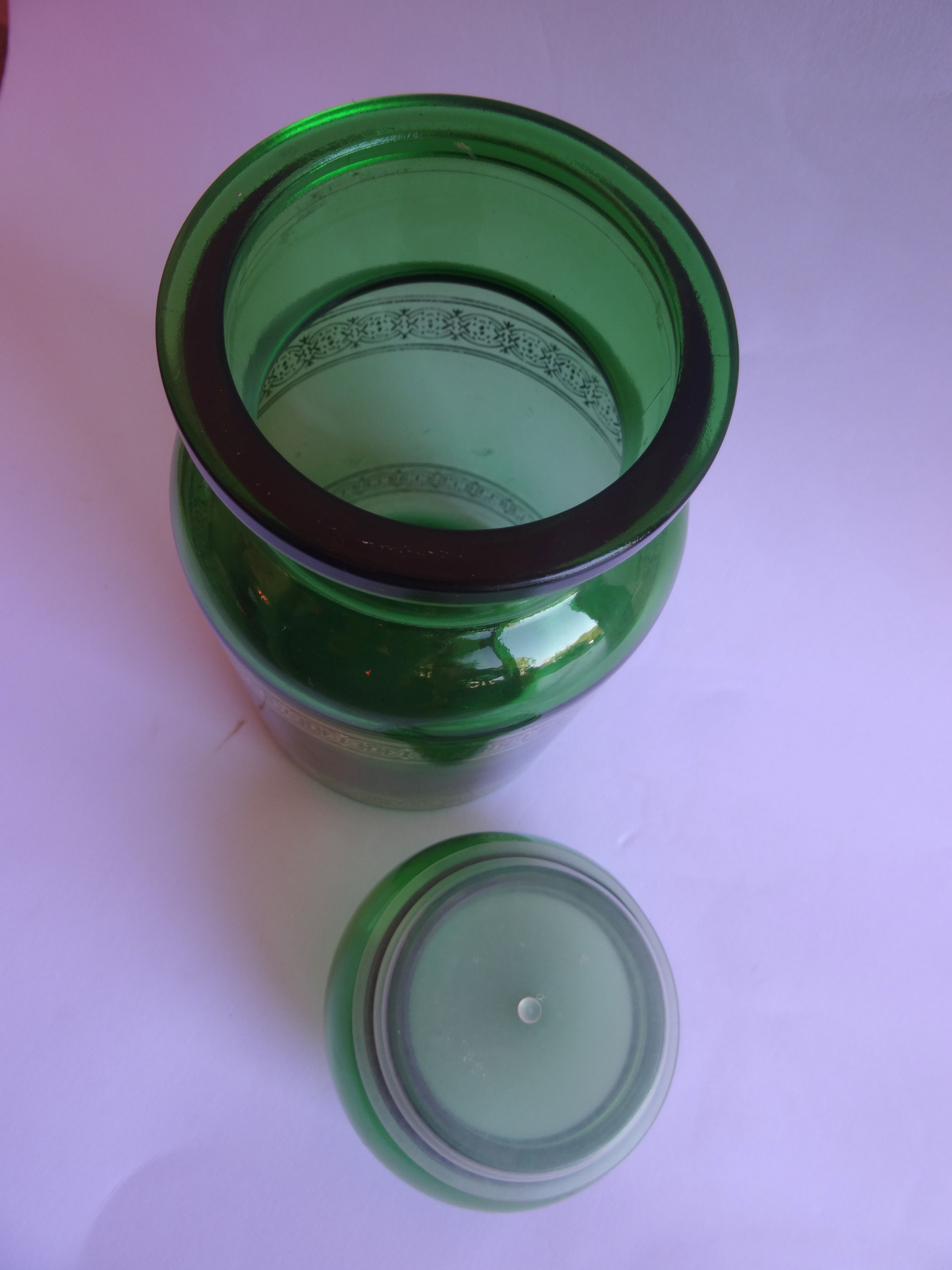 Green apothecary pot