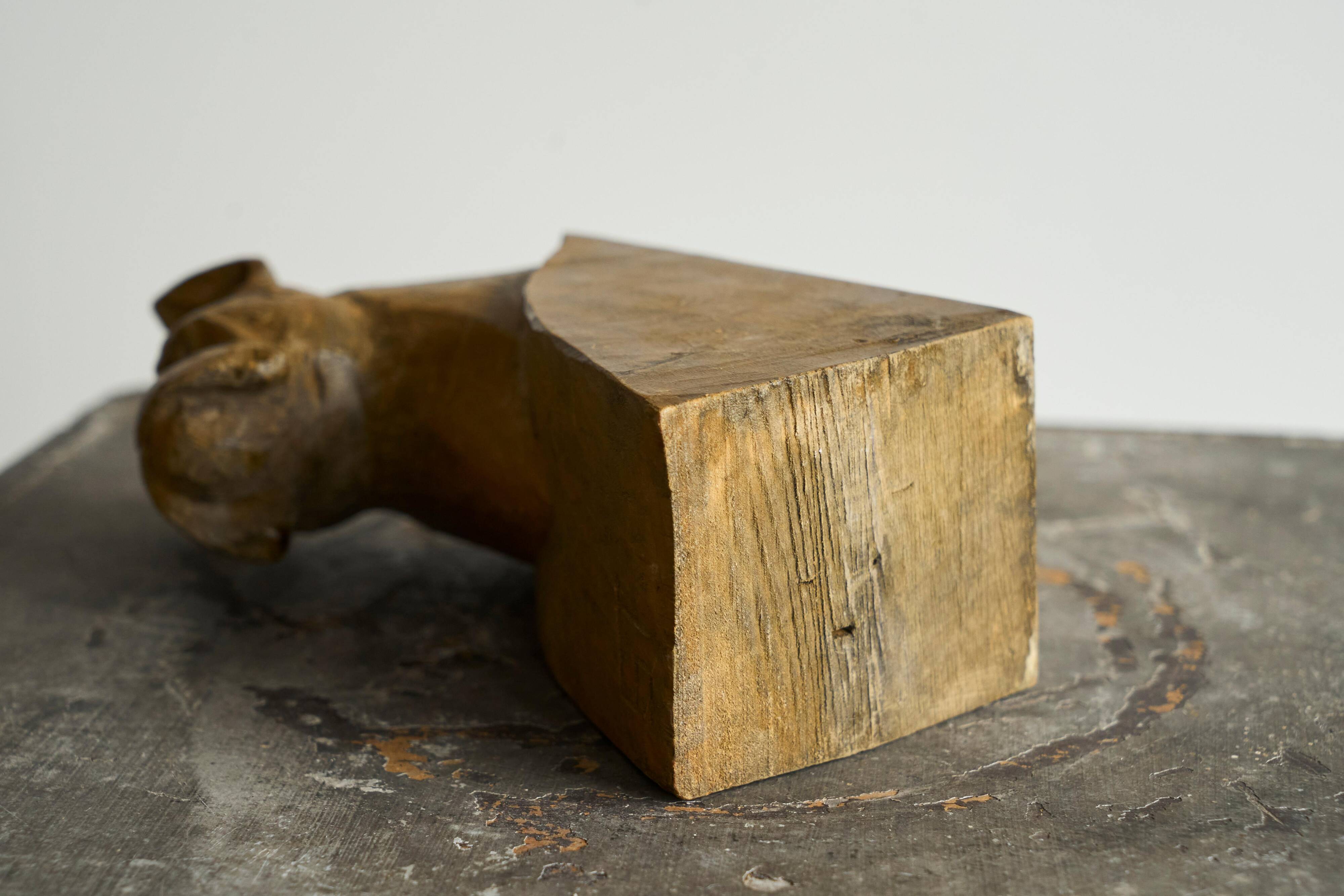 Sculpture of a boxer bookends in carved solid wood, mid-20th century.