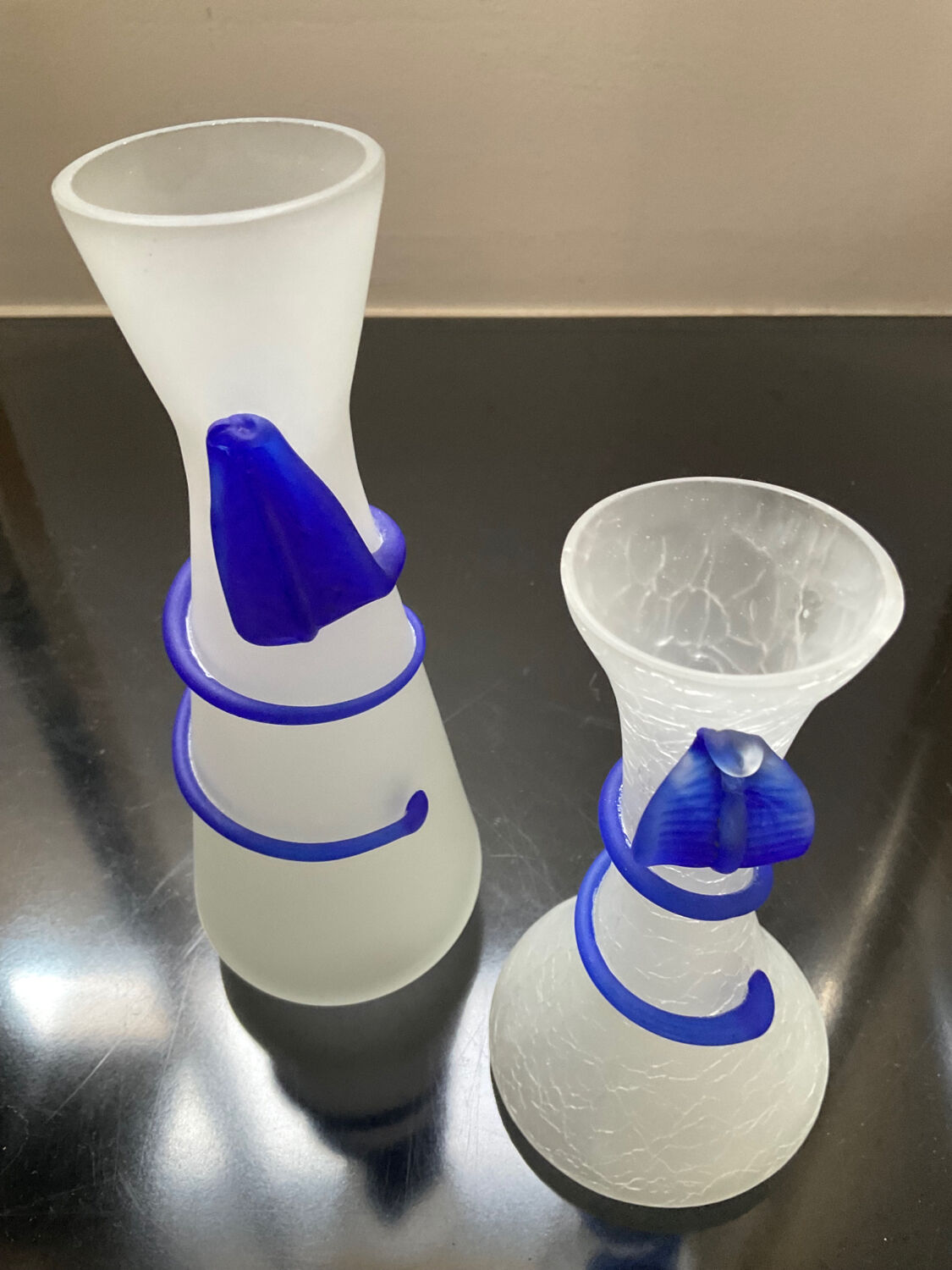 Duo of vintage soliflores vases in glass paste