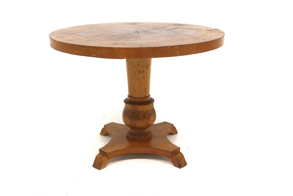 Coffee table in elm, Swedish Modern, Sweden, 1930.