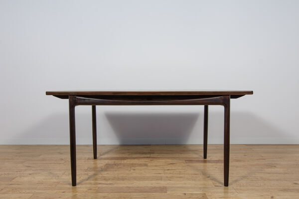 Table à manger en teck de style mid-century moderne par Ib Kofod Larsen pour G-Plan, années 1960.