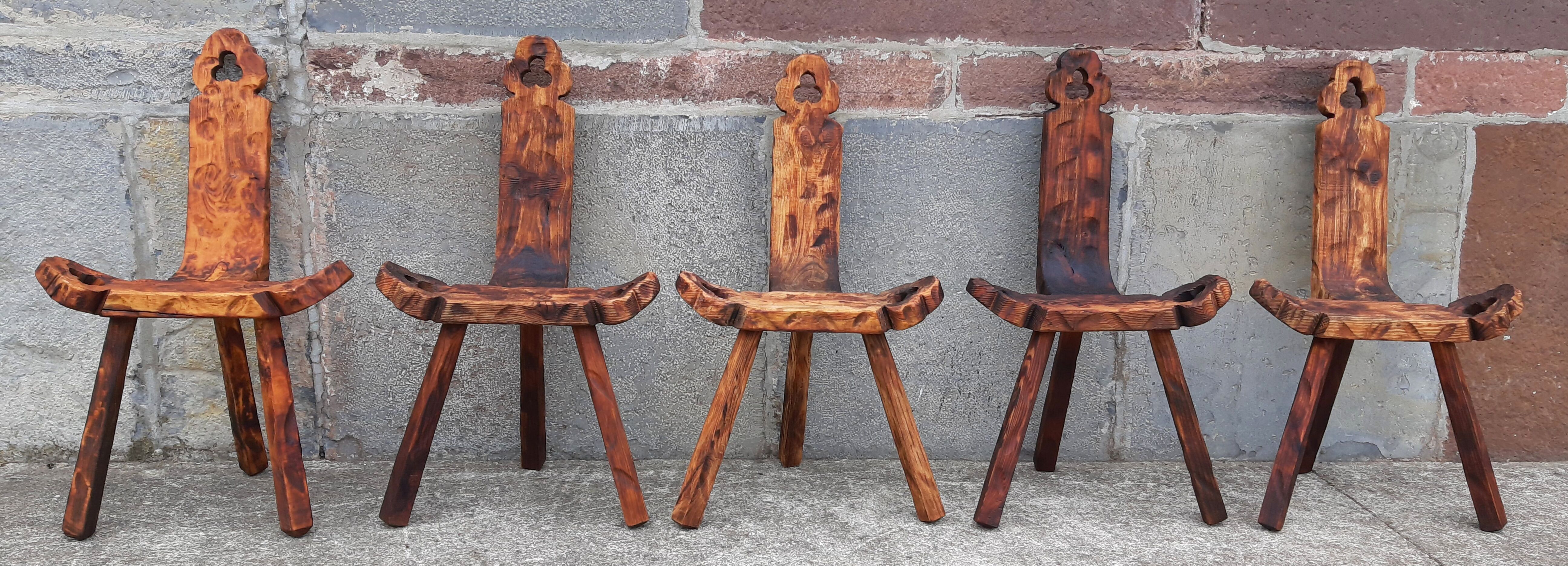Set of 5 wooden tripod chairs