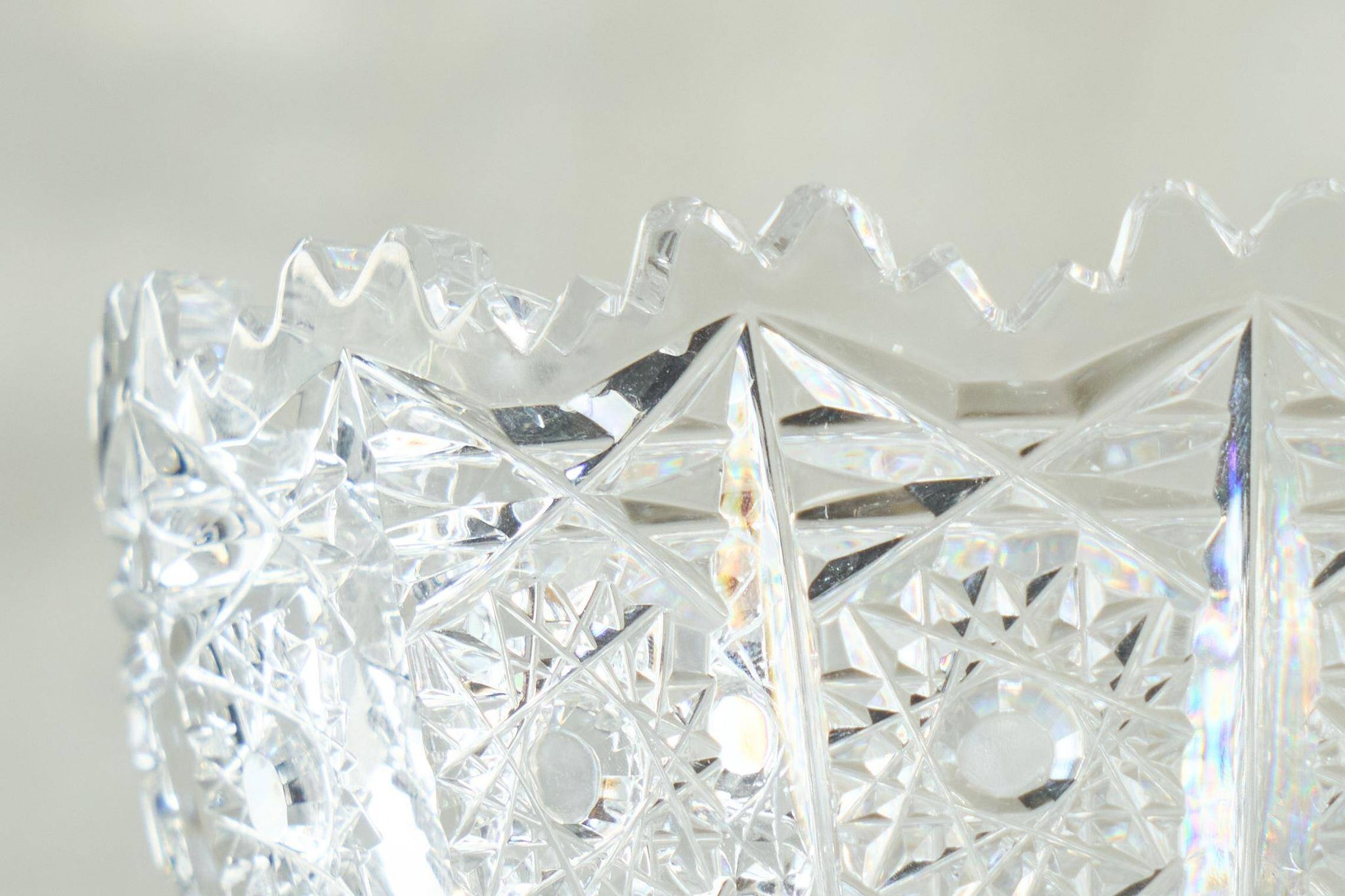 Decorative crystal snowflake bowl, early 20th century.