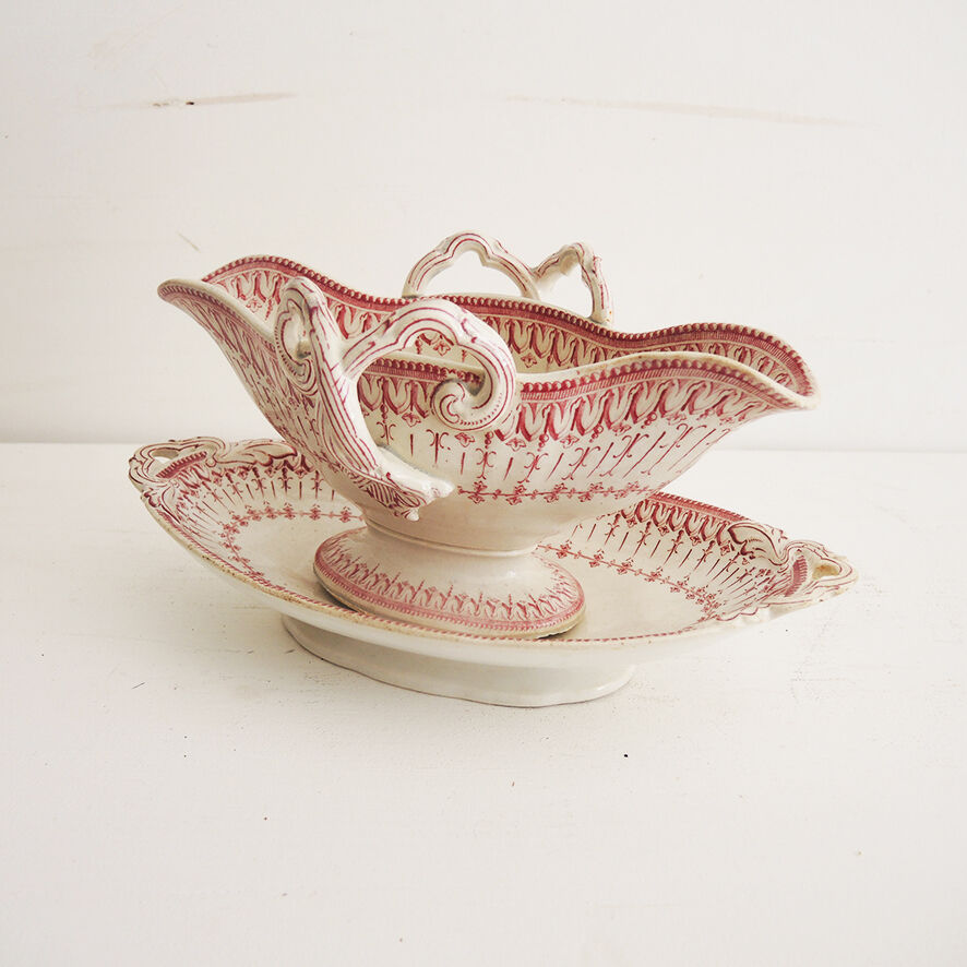 Ancienne saucière Creil & Montereau – Flora Rocaille