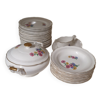 Earthenware dinnerware set