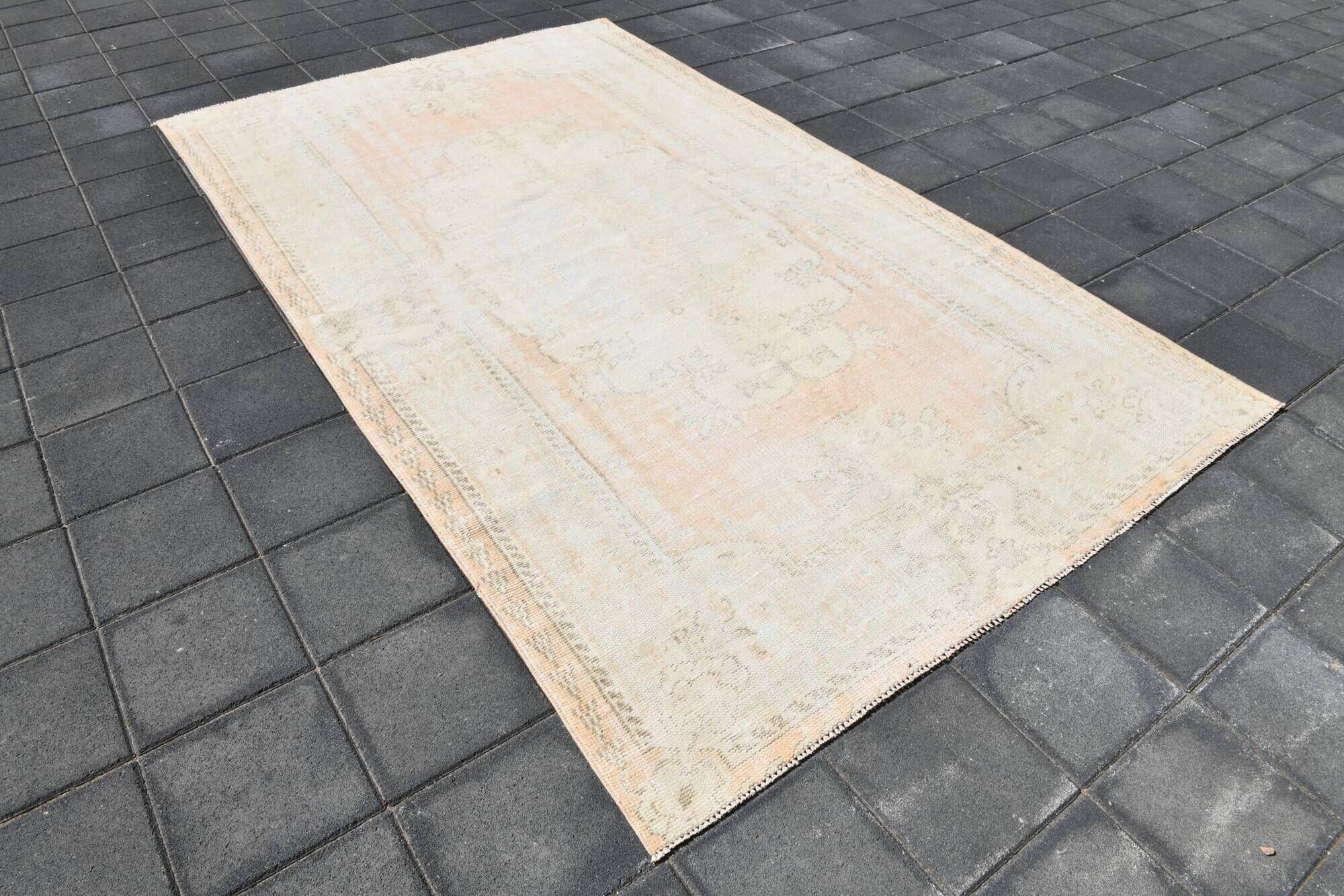 Pale Blush Vintage Area Rug, 182x304 Cm Faded Wool Carpet, 182x304 Cm