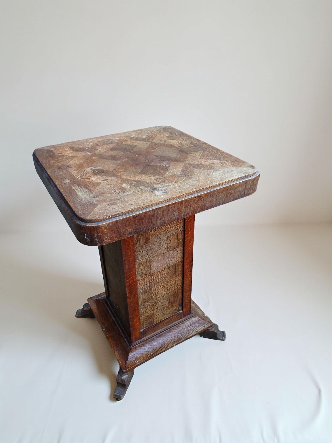 Art Deco marquetry side table – 1920s–1930s