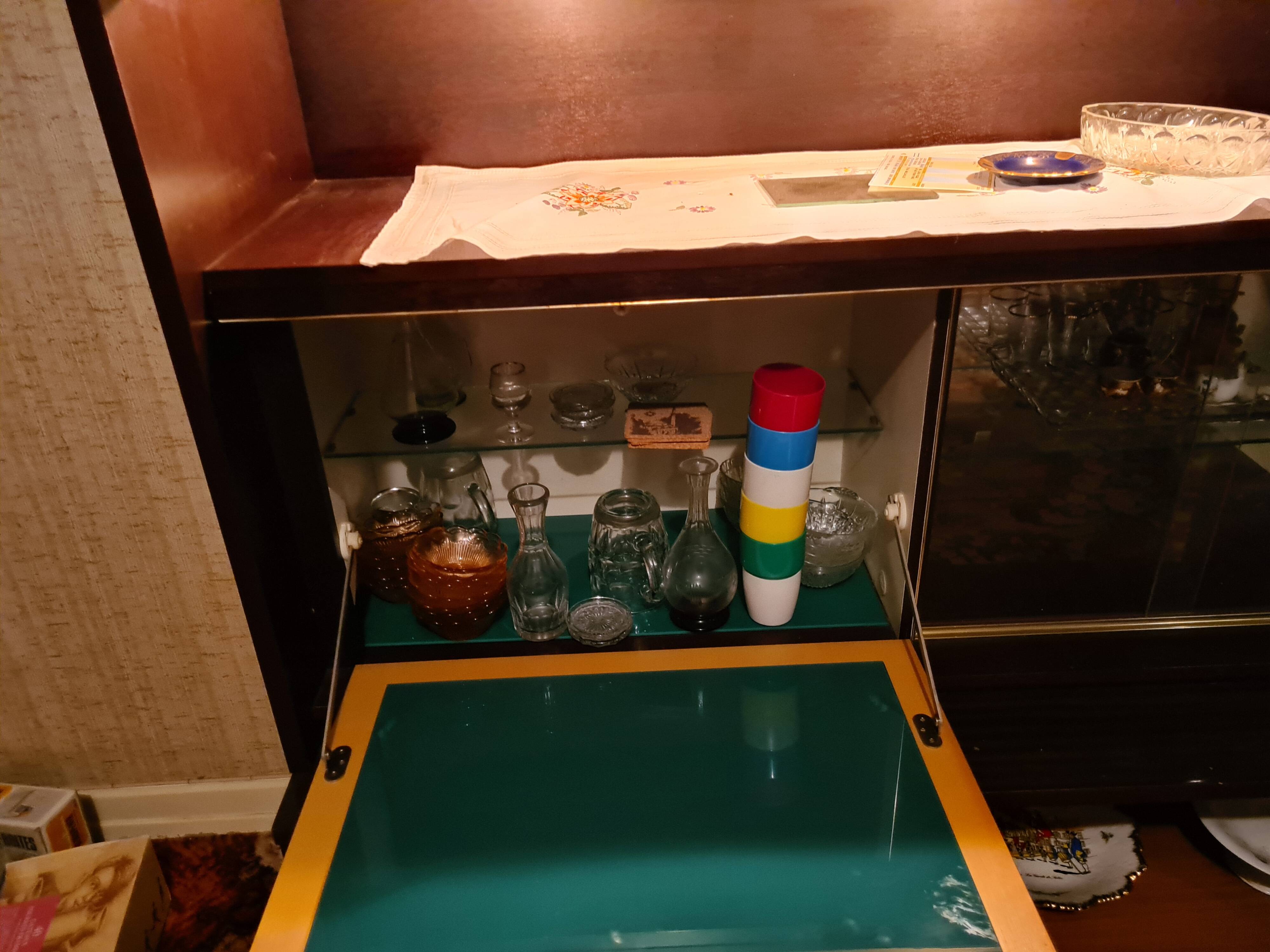 Large lacquered wooden sideboard from the 80s