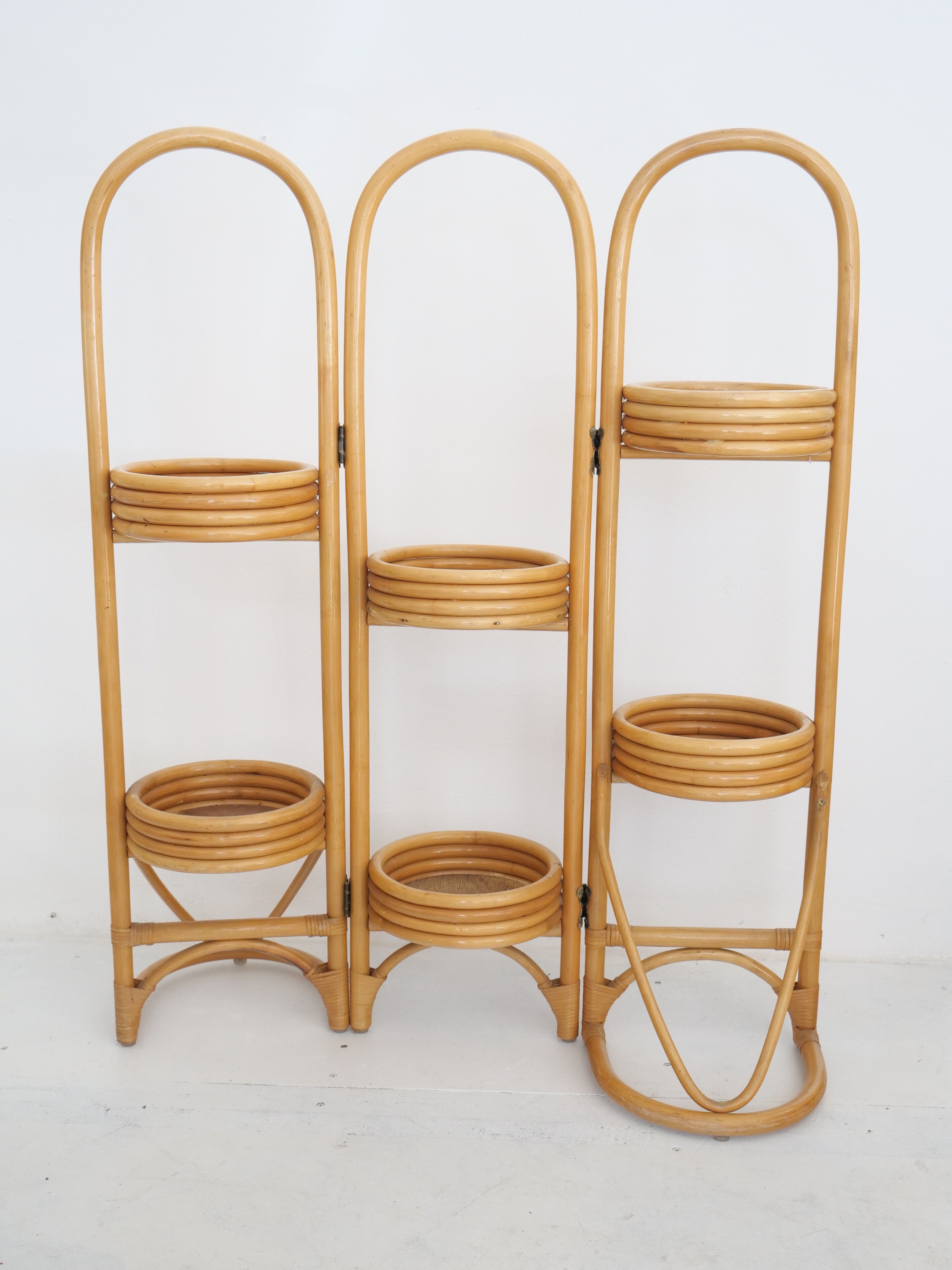 Rattan plant holder