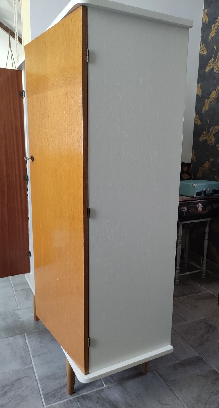 Vintage wardrobe 50s/60 feet compass