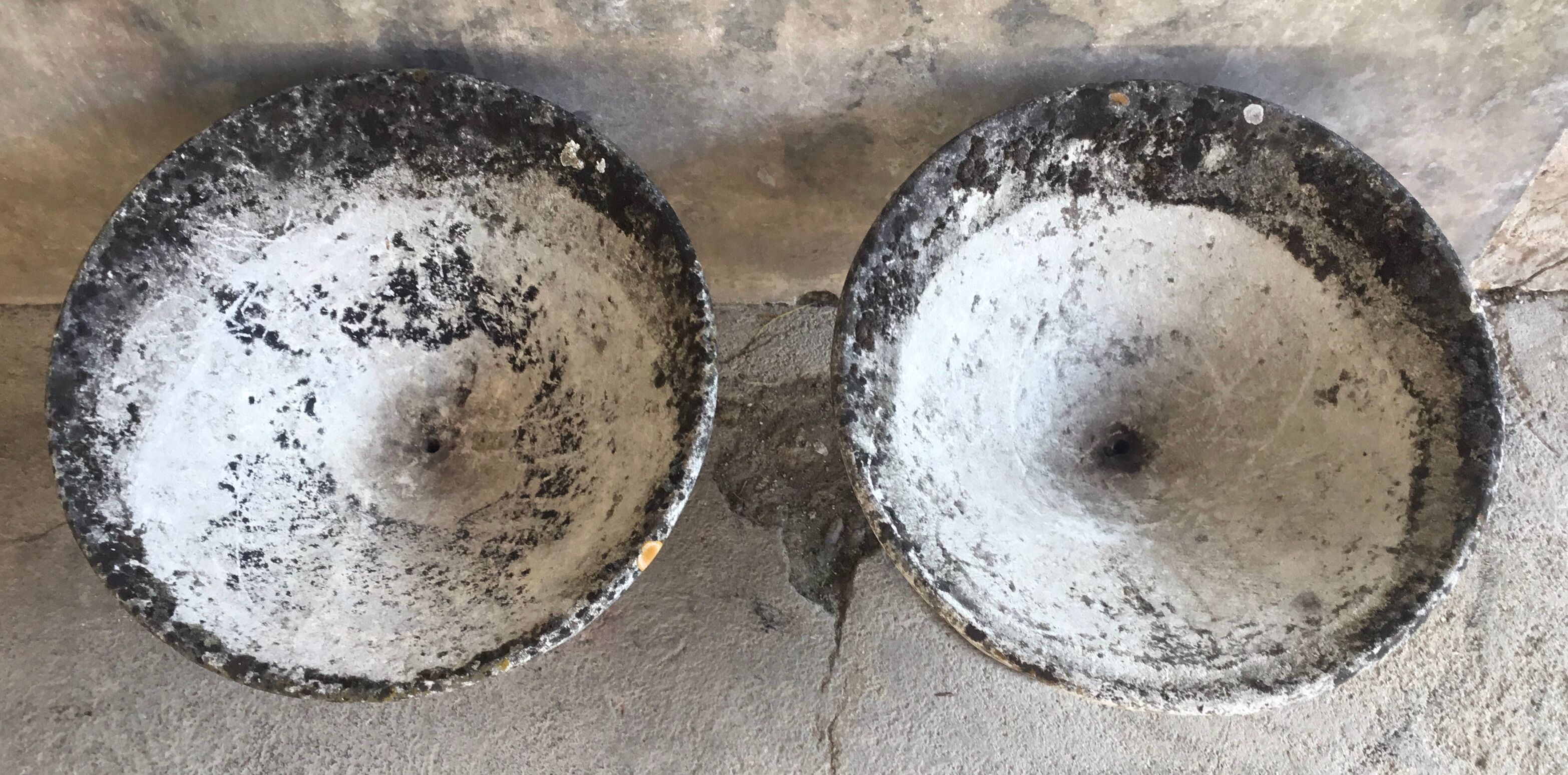 Pair of diabolo planters in fiber cement - vintage 1950