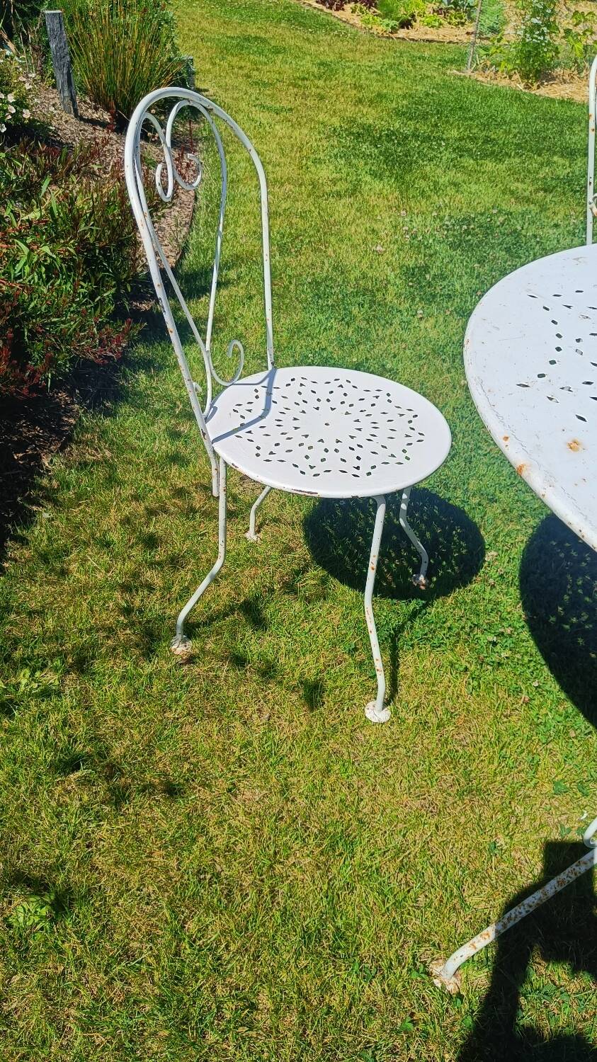 White wrought iron garden furniture