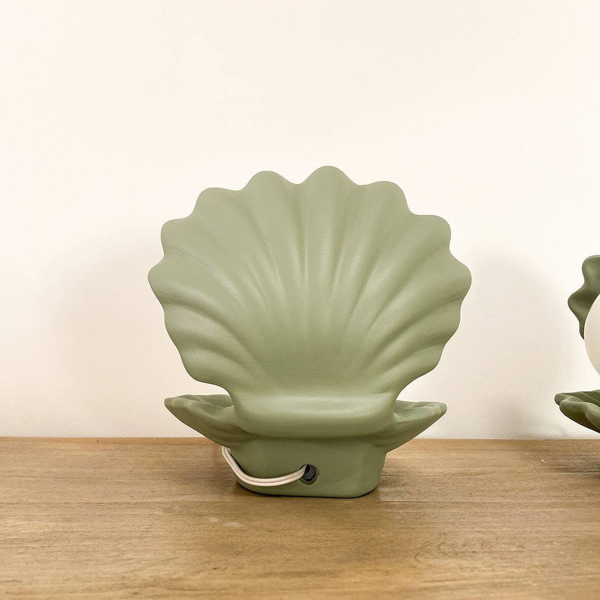 Ceramic shell lamp from the 70s/80s.